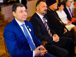 Чем больше крепких и дружных семей, тем сильнее и счастливее становится наше общество